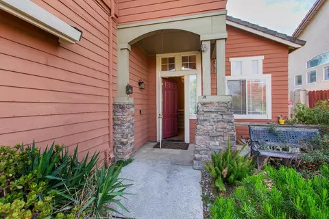 1676 Komenich Dr, Manteca, CA 95336 photo 4