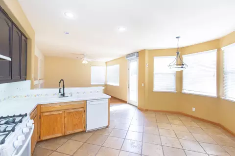 1676 Komenich Dr, Manteca, CA 95336 photo 10