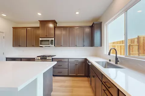 Kitchen - 2957 Delegate Dr, Lincoln, CA 95648 photo 4 of 5