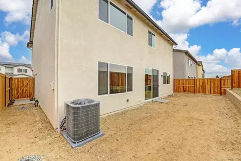 Exterior - 2957 Delegate Dr, Lincoln, CA 95648 photo 5 of 7