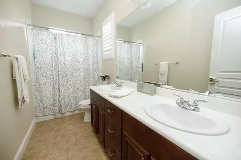 Bath - 3709 Banyan Tree Ct, Modesto, CA 95355 photo 5 of 5