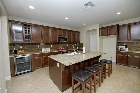 Kitchen - 3709 Banyan Tree Ct, Modesto, CA 95355 photo 4 of 9