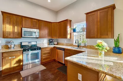 241 2nd St, Galt, CA 95632 photo 8