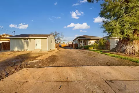 241 2nd St, Galt, CA 95632 photo 2