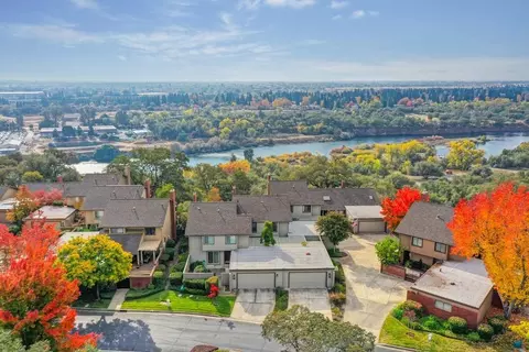 8784 Bluff Ln, Fair Oaks, CA 95628 photo 2