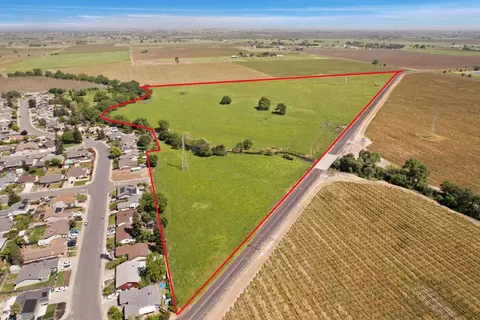 18400 N Tully Rd, Lockeford, CA 95237