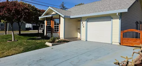 824 Grove St, Roseville, CA 95678