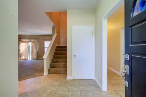 548 Nicastro Dr, Patterson, CA 95363 photo 2