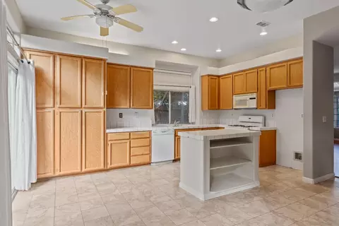 1730 Thomas Dehaven Ln, Tracy, CA 95376 photo 8