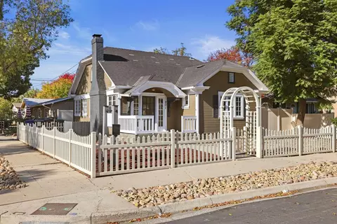 Exterior - 201 Melrose St, Modesto, CA 95354 photo 4 of 9