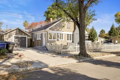 Exterior - 201 Melrose St, Modesto, CA 95354 photo 5 of 9
