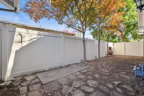 Exterior - 201 Melrose St, Modesto, CA 95354 photo 7 of 9