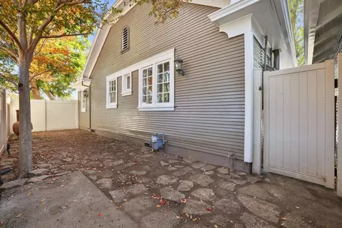 Exterior - 201 Melrose St, Modesto, CA 95354 photo 8 of 9