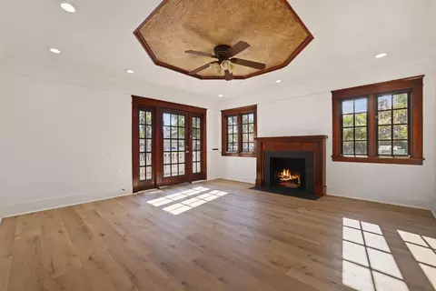 Living - 201 Melrose St, Modesto, CA 95354 photo 1 of 4