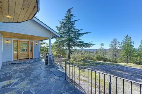 Exterior - 850 Gentry Ln, Colfax, CA 95713 photo 7 of 15