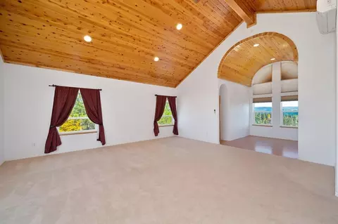 Living - 850 Gentry Ln, Colfax, CA 95713 photo 8 of 9