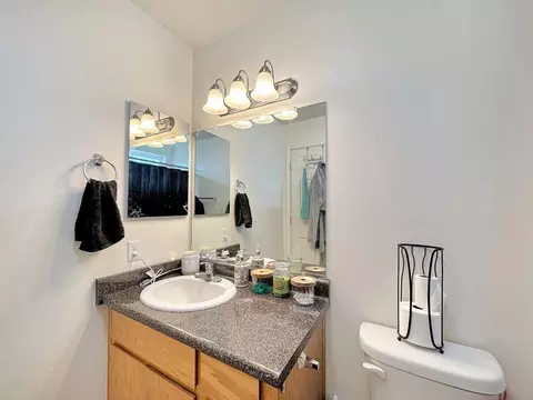 Bath - 220 Via Palermo, Gustine, CA 95322 photo 1 of 3