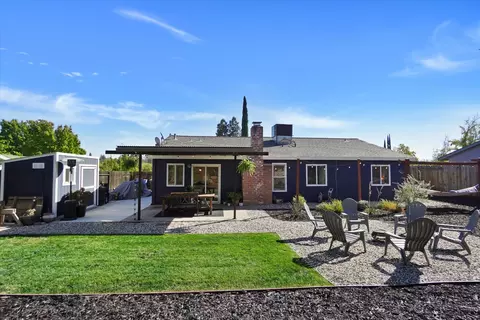 Exterior - 116 Perraud Dr, Folsom, CA 95630 photo 6 of 8