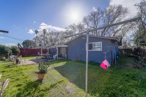Exterior - 1529 Pelton Ave, Modesto, CA 95351 photo 9 of 15