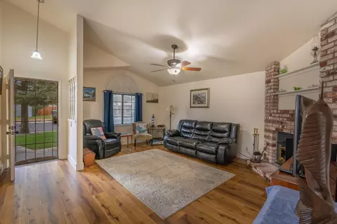 4021 Timahoe Dr, Modesto, CA 95356 photo 9