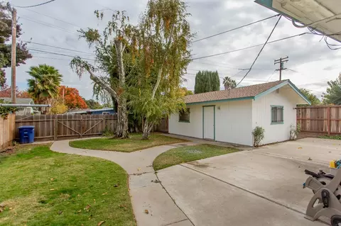 622 Hudson Ln, Modesto, CA 95351 photo 26