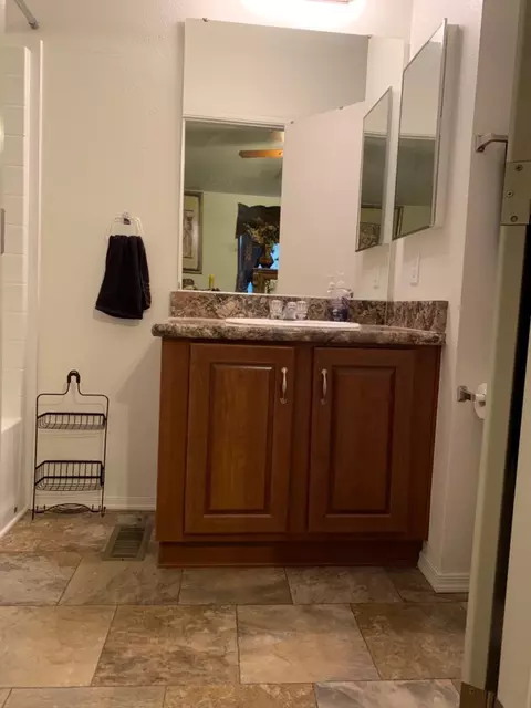 Bath - 70 Clipper Ln, Modesto, CA 95356 photo 1 of 8