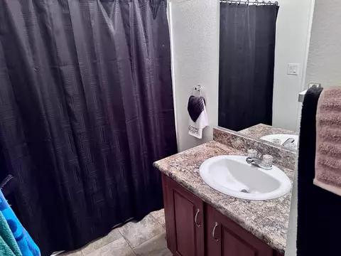 Bath - 70 Clipper Ln, Modesto, CA 95356 photo 2 of 8