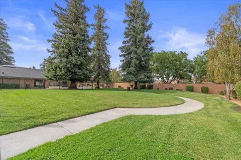 Exterior - 564 Pirinen Ln #E, Modesto, CA 95354 photo 6 of 6