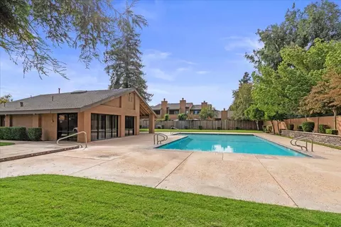 Exterior - 564 Pirinen Ln #E, Modesto, CA 95354 photo 5 of 6
