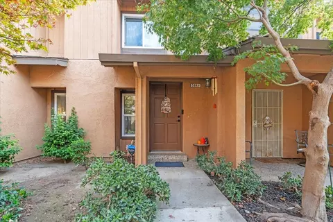 564 Pirinen Ln #E, Modesto, CA 95354 photo 1