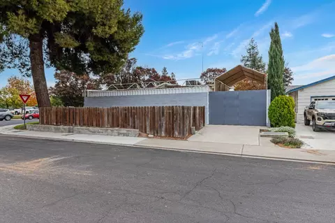 Exterior - 1600 Brixton Ln, Modesto, CA 95356 photo 3 of 18