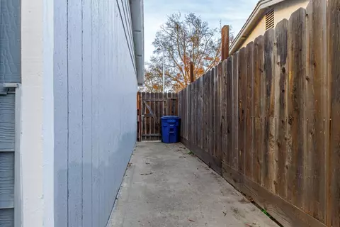Exterior - 1600 Brixton Ln, Modesto, CA 95356 photo 9 of 18