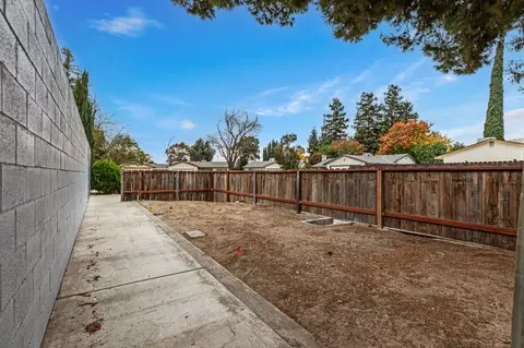 Exterior - 1600 Brixton Ln, Modesto, CA 95356 photo 6 of 18