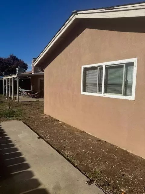Exterior - 1100 Fish Dr, Modesto, CA 95351 photo 5 of 7