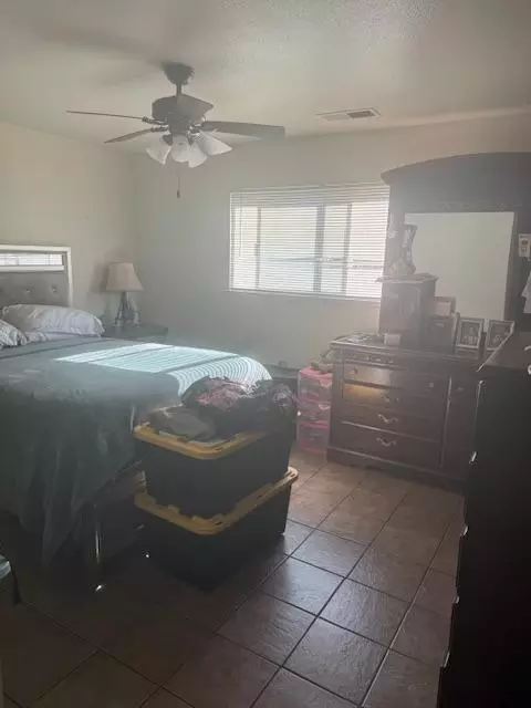Bedroom - 1100 Fish Dr, Modesto, CA 95351 photo 2 of 2