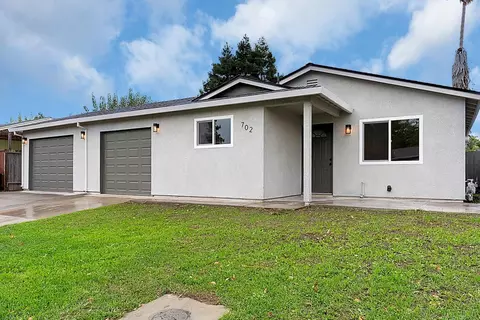 702 Milestone Dr, Lathrop, CA 95330 photo 2