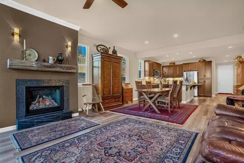 153 Berriman Loop, Grass Valley, CA 95949 photo 4