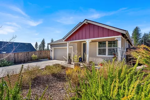 153 Berriman Loop, Grass Valley, CA 95949 photo 2