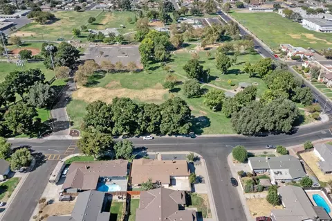 View/Area - 1938 Rose Ave, Ceres, CA 95307 photo 3 of 10