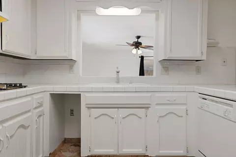 Kitchen - 1938 Rose Ave, Ceres, CA 95307 photo 3 of 4