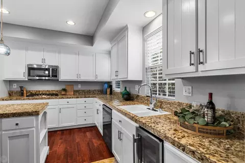Kitchen - 2784 Redbridge Rd, Tracy, CA 95377 photo 4 of 7