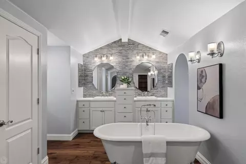 Bath - 2784 Redbridge Rd, Tracy, CA 95377 photo 4 of 10