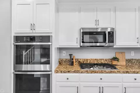 Kitchen - 2784 Redbridge Rd, Tracy, CA 95377 photo 6 of 7