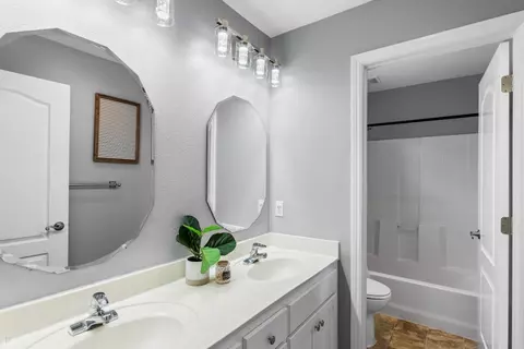 Bath - 2784 Redbridge Rd, Tracy, CA 95377 photo 10 of 10