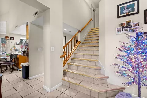 Entry Way - 3817 Sharpsburg Dr, Modesto, CA 95357 photo 5 of 5
