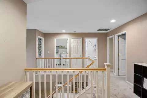 Entry Way - 1134 Kestrel Dr, Patterson, CA 95363 photo 4 of 5
