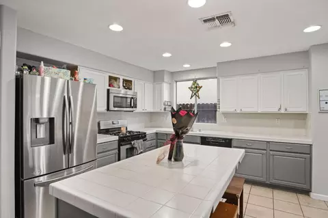 Kitchen - 1134 Kestrel Dr, Patterson, CA 95363 photo 3 of 4