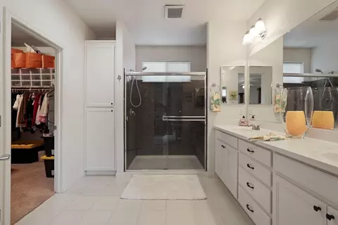 Bath - 1298 Muir Ct, Tracy, CA 95304 photo 3 of 3