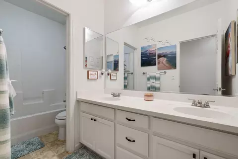 Bath - 1298 Muir Ct, Tracy, CA 95304 photo 1 of 3