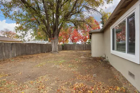 Exterior - 2109 Geneva Dr, Modesto, CA 95350 photo 5 of 9